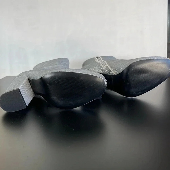 Kendall + Kylie Haedyn Sequin Ankle  Bootie Silver whimsical concert - Picture 12 of 13